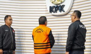 KPK-Tahan-Tersangka-Perintangan-Penyidikan-image_large