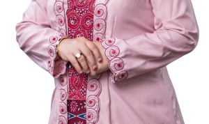 FOTO IBU PAKAI KEBAYA (1)
